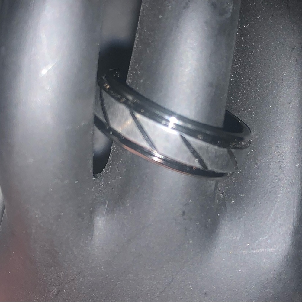 Tungsten mens ring